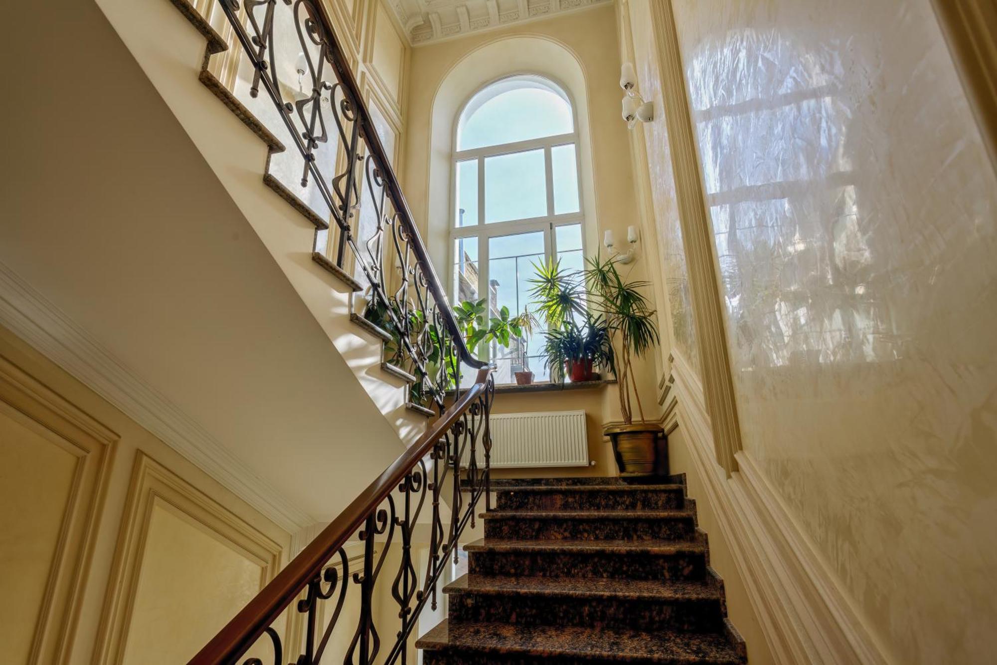 Vintage Art Hotel Odessa Buitenkant foto