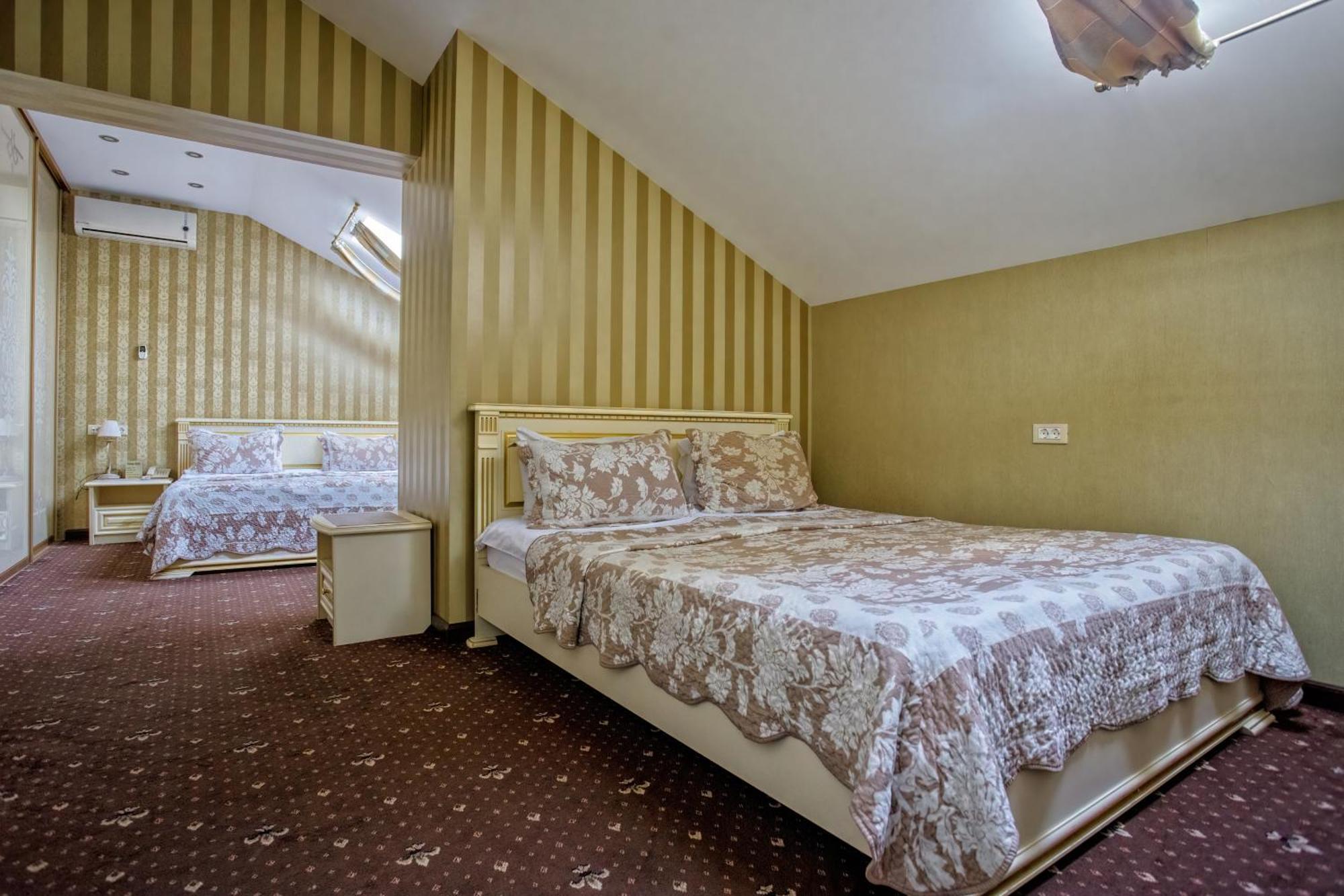 Vintage Art Hotel Odessa Buitenkant foto