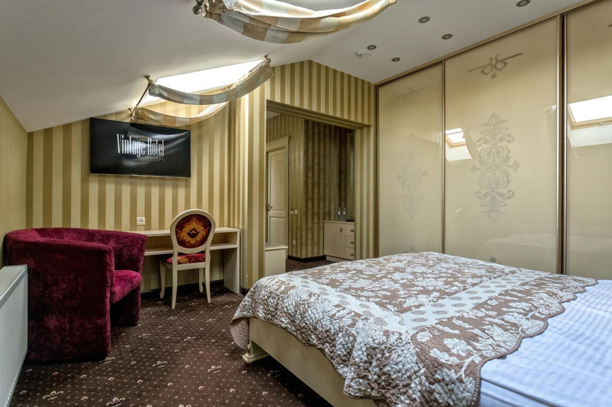 Vintage Art Hotel Odessa Buitenkant foto
