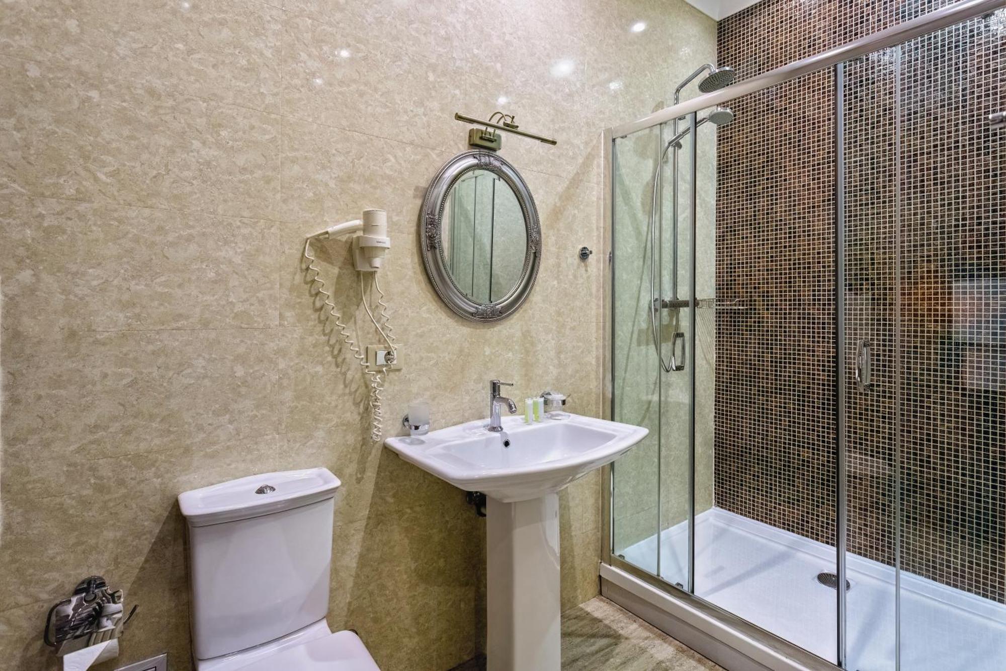Vintage Art Hotel Odessa Buitenkant foto