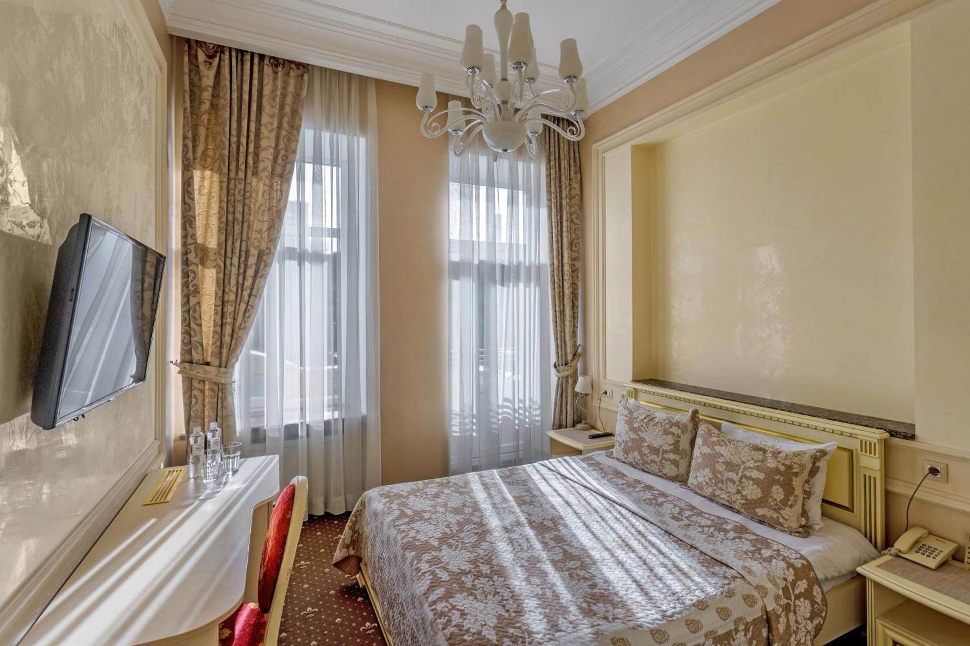 Vintage Art Hotel Odessa Buitenkant foto