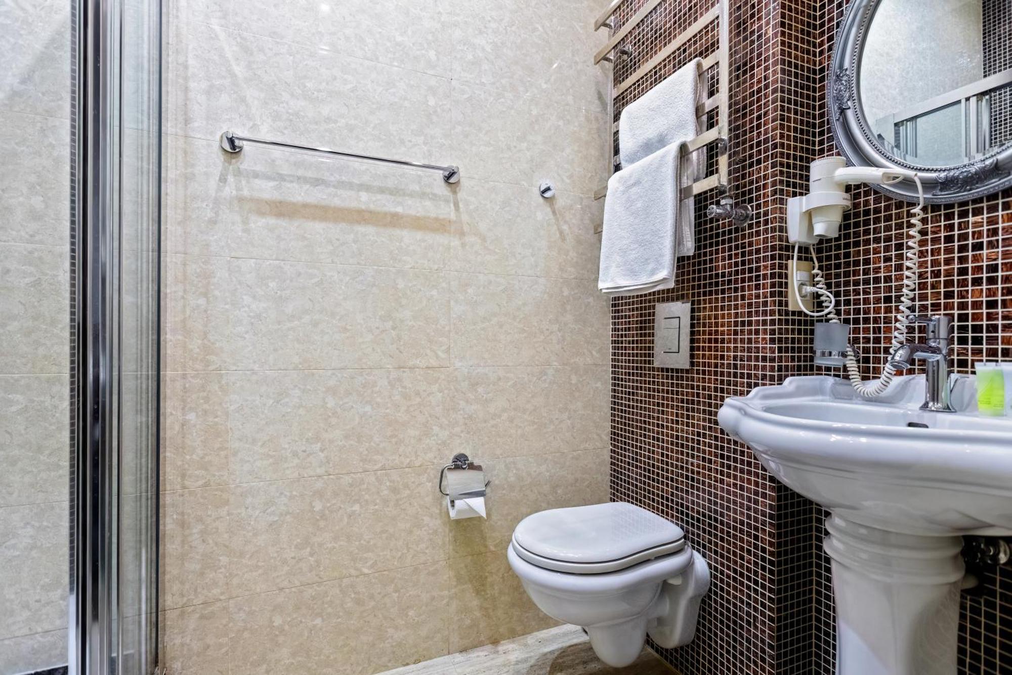 Vintage Art Hotel Odessa Buitenkant foto