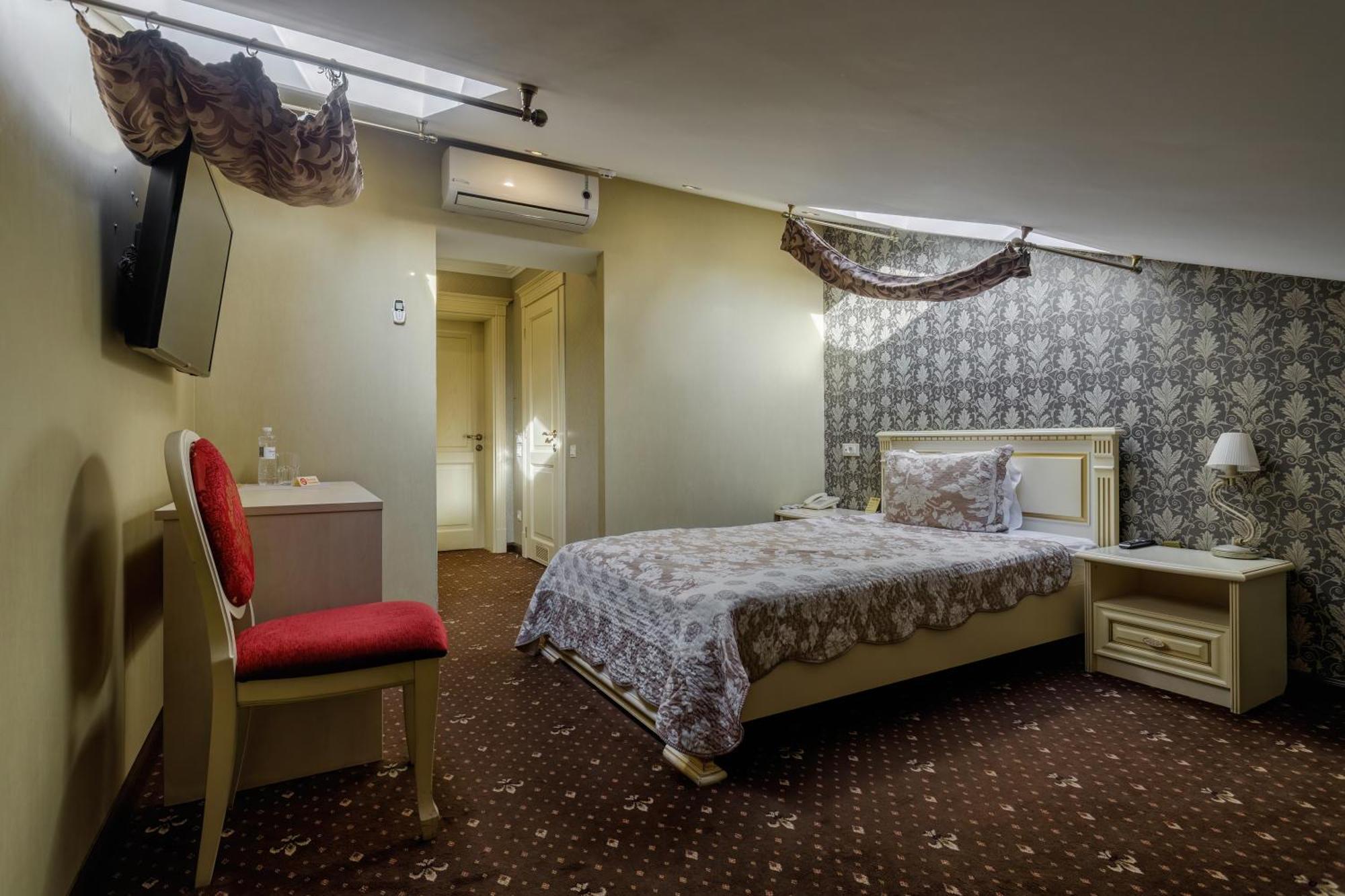 Vintage Art Hotel Odessa Buitenkant foto
